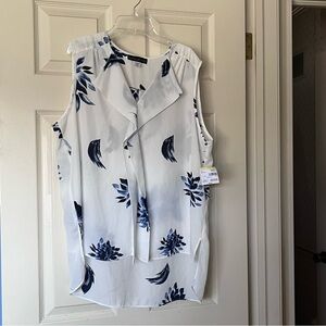 Simply Styled NWT Women's XL White/Blue Floral Ruffle Front Sleeveless Blouse